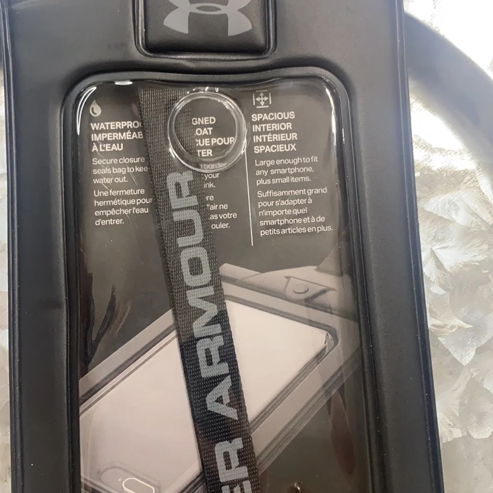 Under Armour Dry Bag, Phone Protector, BLACK